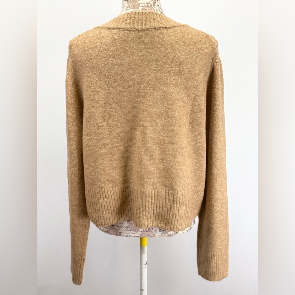 CECE Tan knit 3 button crop cardigan size XL - Picture 6 of 14
